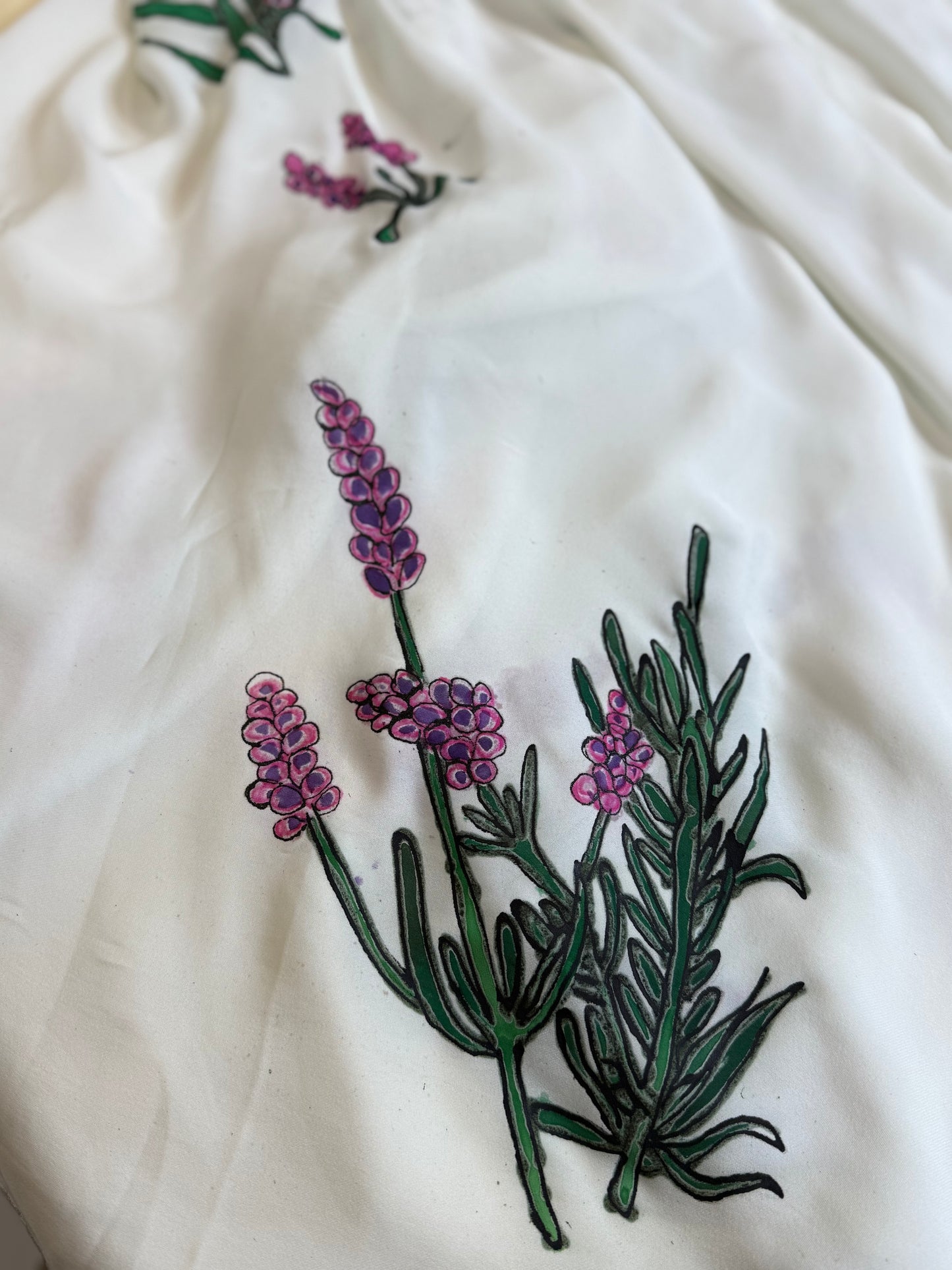 Quiet Bloom – Lavender on Cream