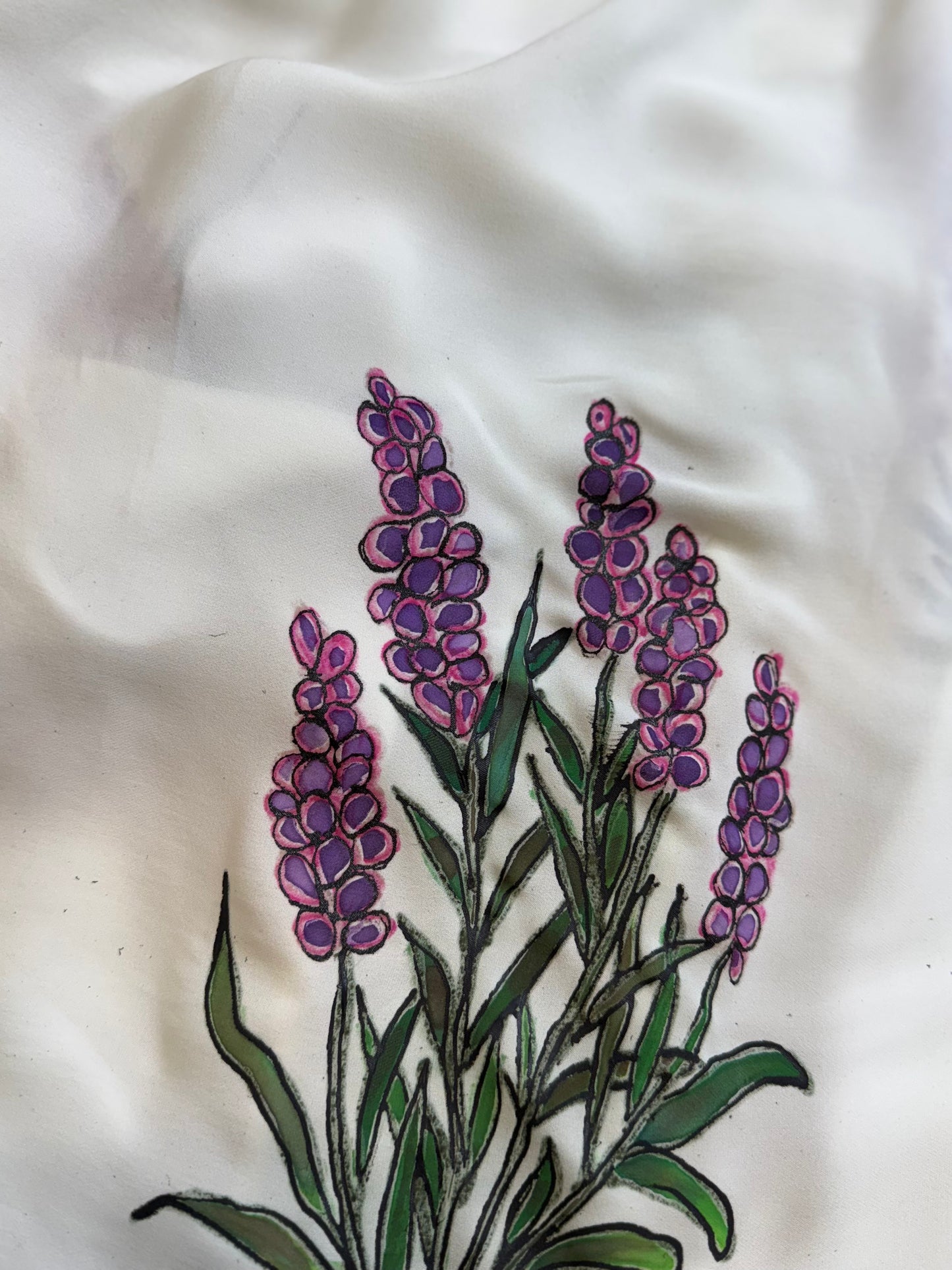 Quiet Bloom – Lavender on Cream