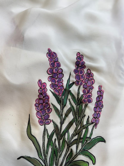 Quiet Bloom – Lavender on Cream