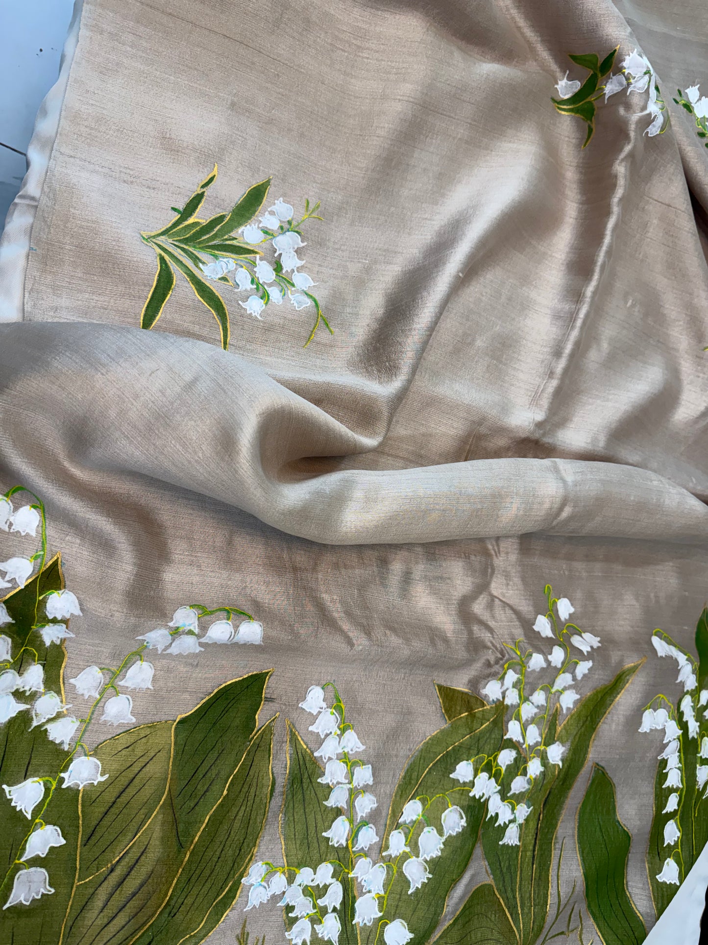 BELL FLOWER DRIFT-HANDPAINTED BHAGALPURI SAREE